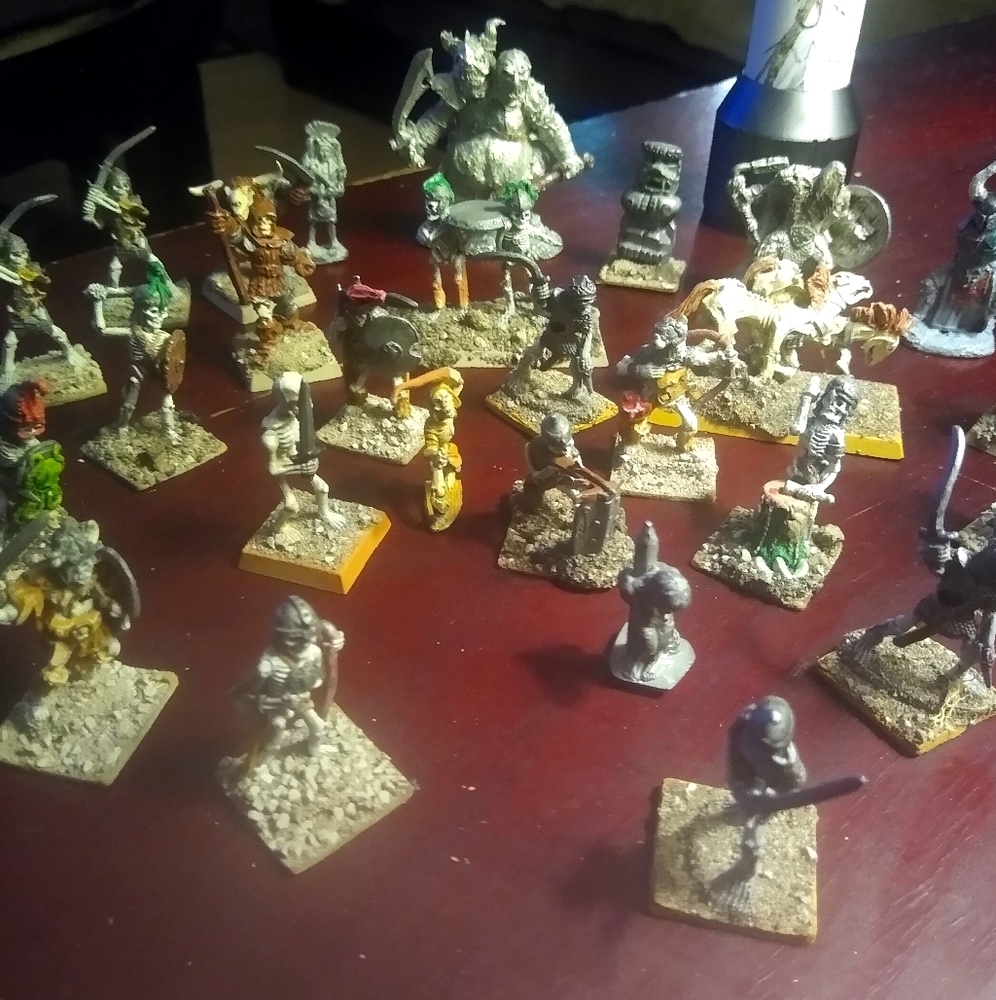 1984-2020 Warhammer figurines 40+ pieces